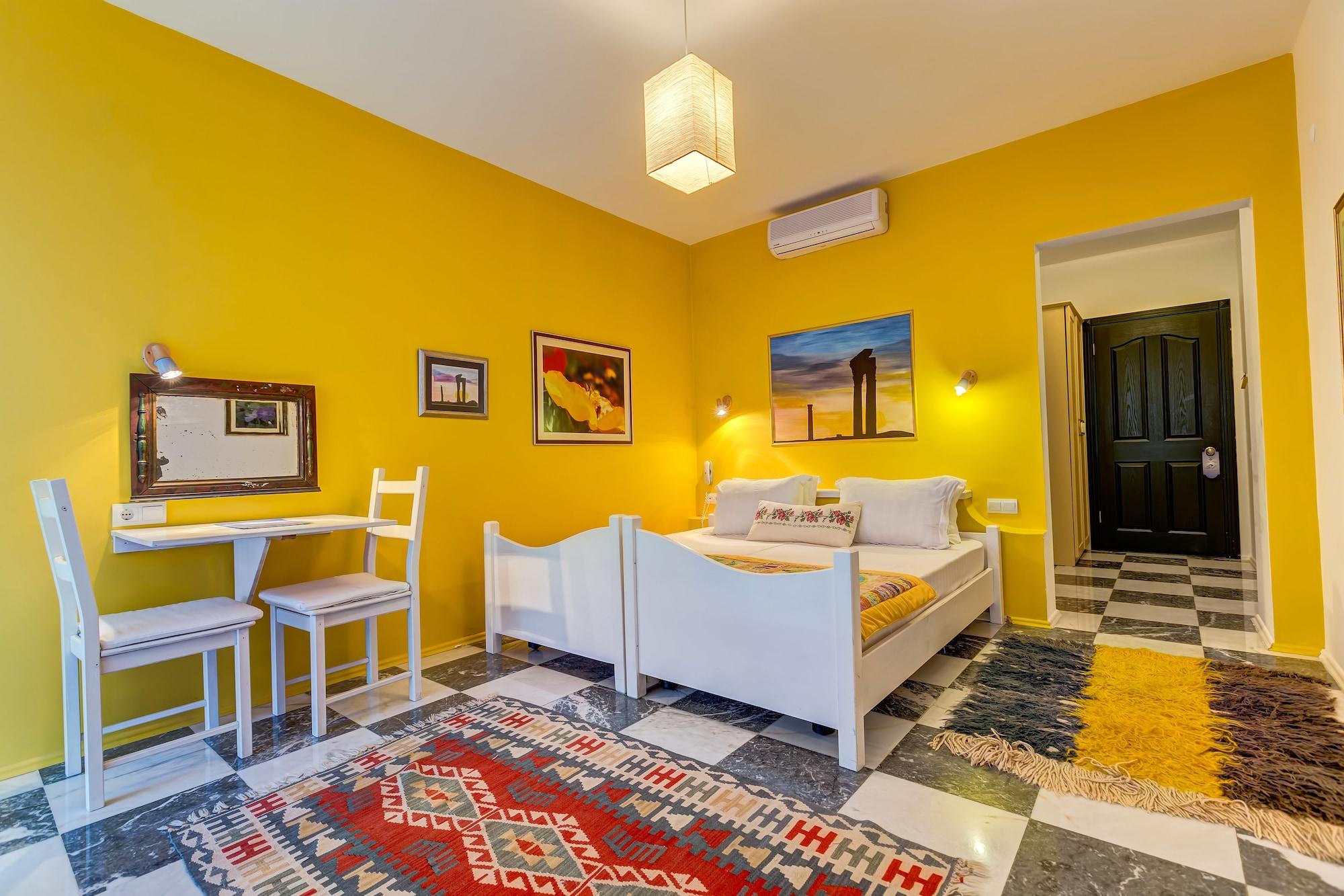 Asina Hotel 3*