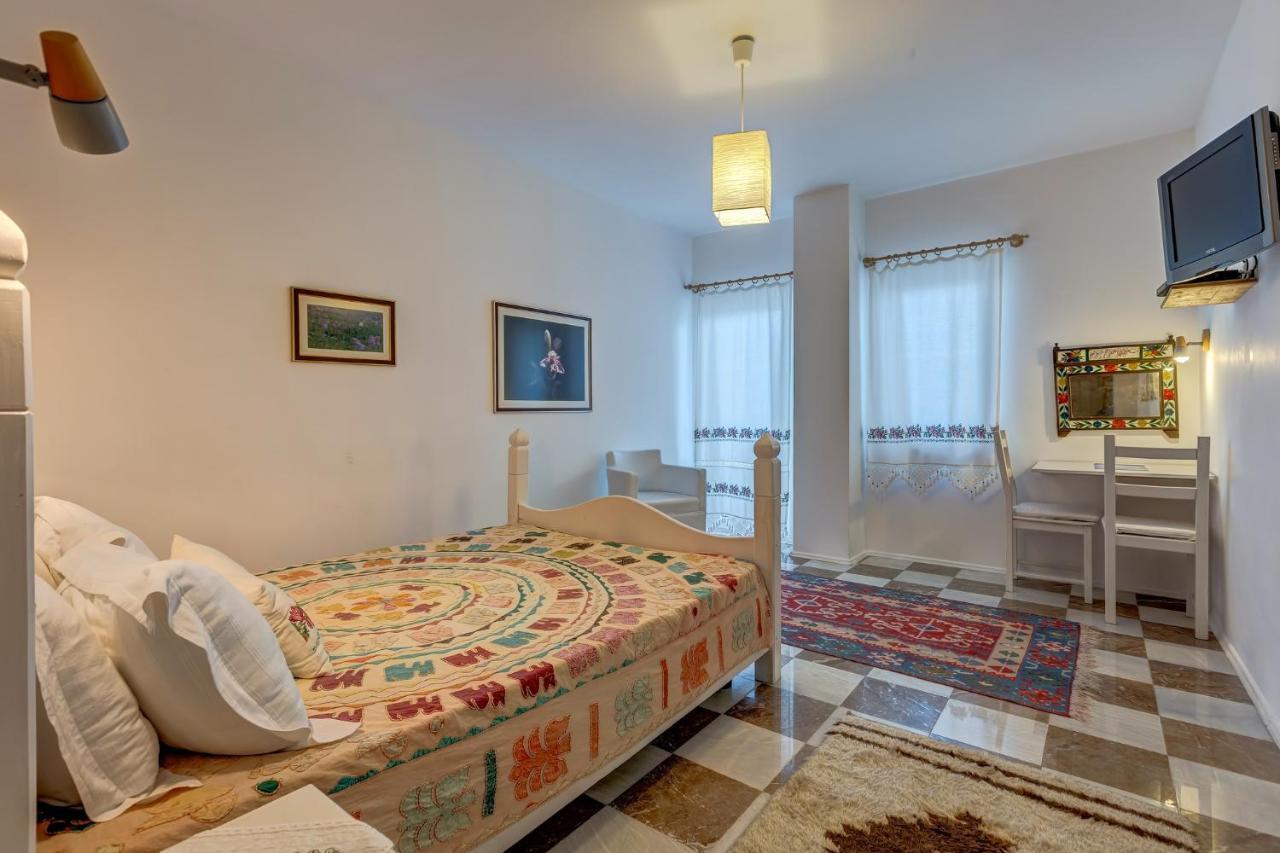 Asina Hotel 3*